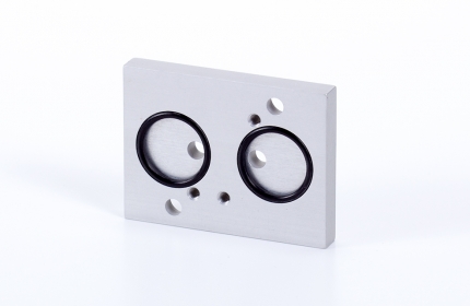 Adapter-plate to assemble valves with NAMUR 1 interface to actuators with NAMUR 2 interface